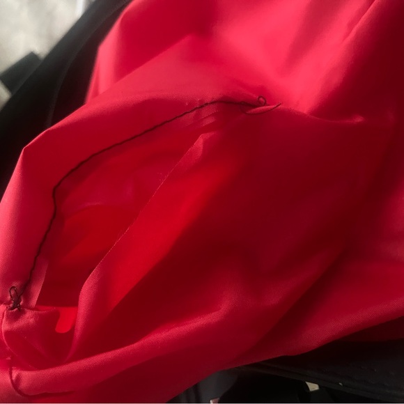 VERSACE Parfums Black & Red Tote Shoulder Bag - Picture 5 of 7